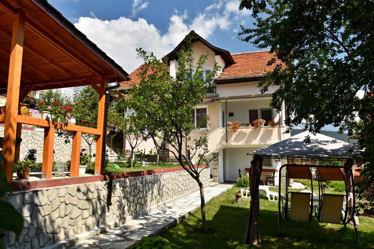 Saint Maria Guest House Velingrado Exterior foto