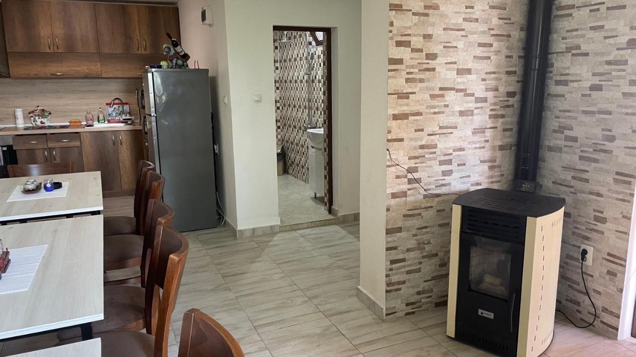 Saint Maria Guest House Velingrado Exterior foto