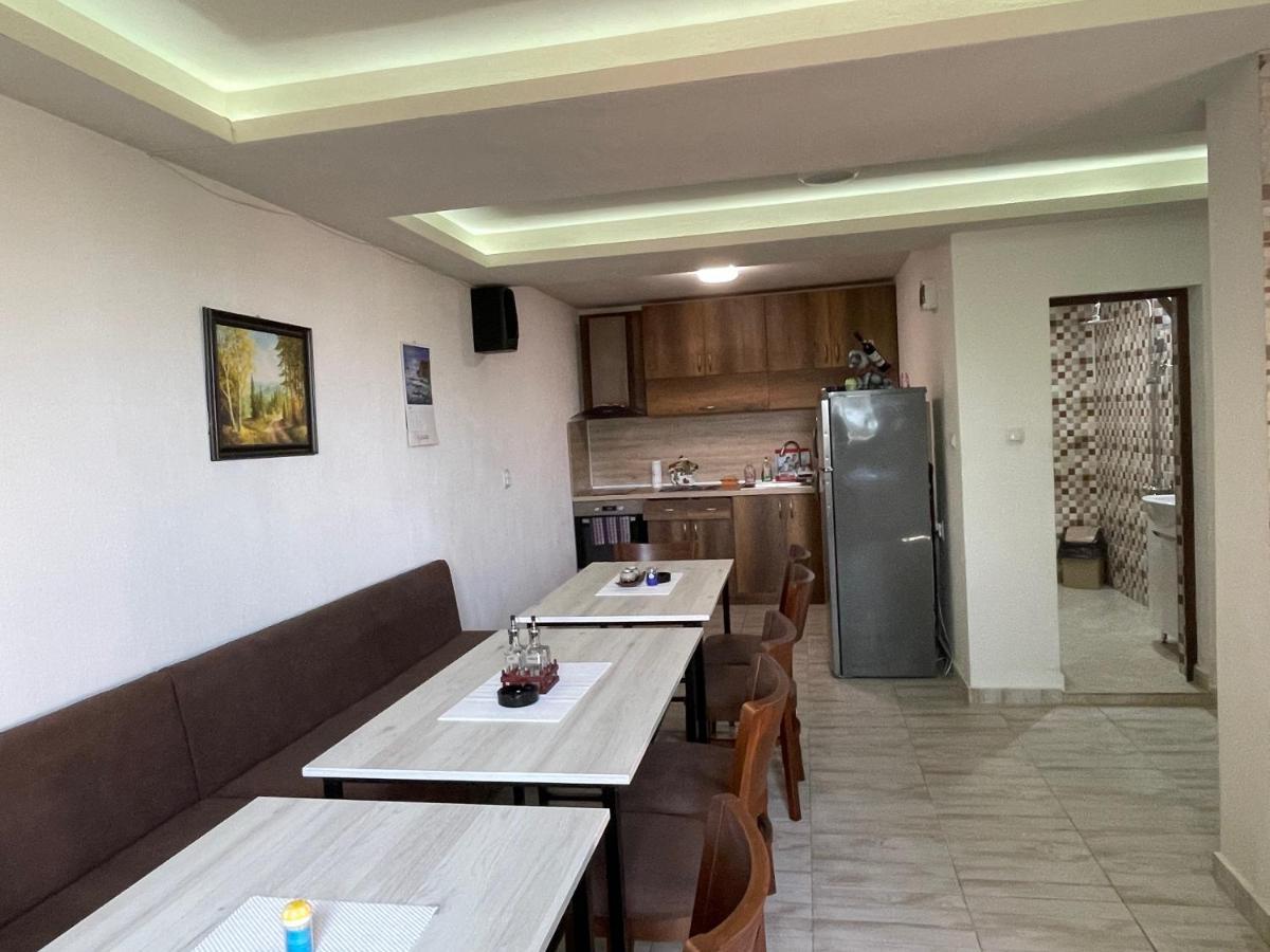 Saint Maria Guest House Velingrado Exterior foto