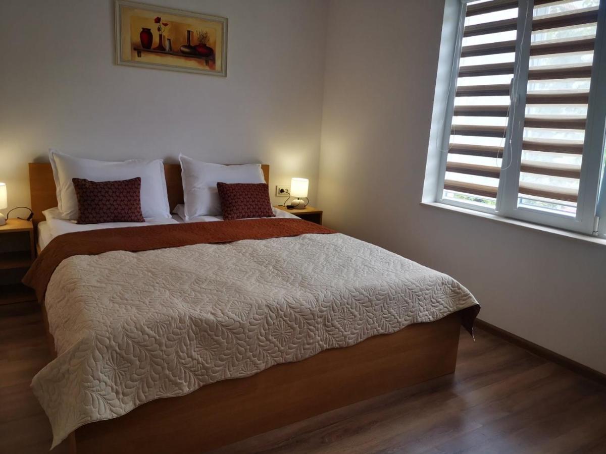 Saint Maria Guest House Velingrado Exterior foto