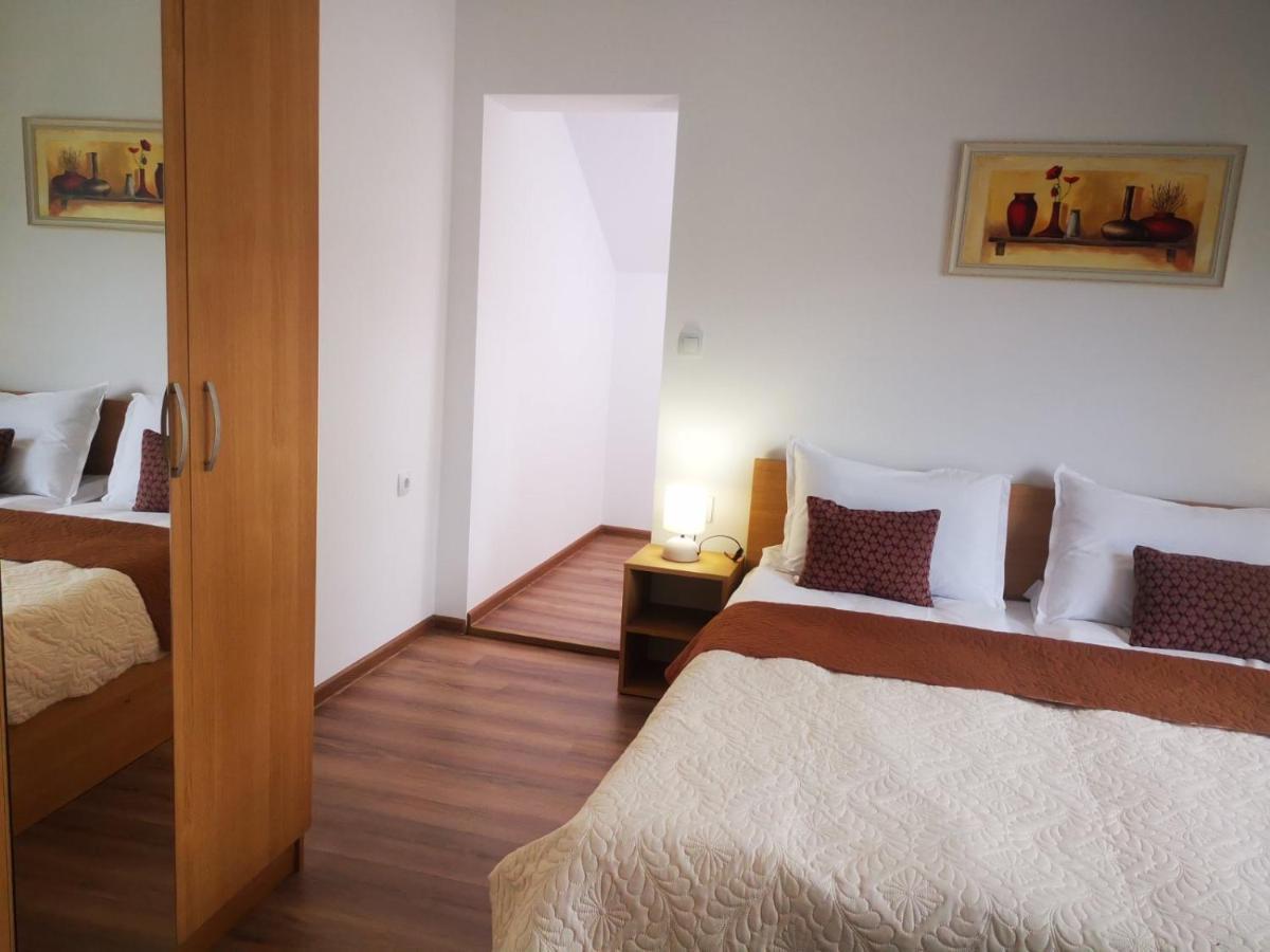 Saint Maria Guest House Velingrado Exterior foto