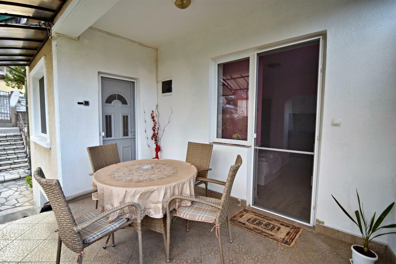 Saint Maria Guest House Velingrado Exterior foto